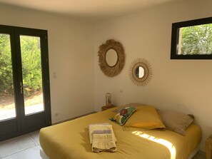 2 soverom, strykejern/-brett, reiseseng for barn og wi-fi (inkludert)