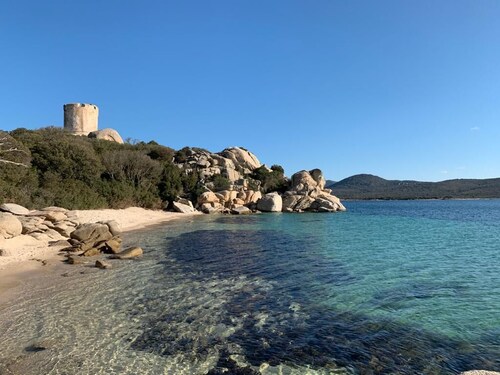 LUXURY AND QUIET VILLA WITH POOL - 10 mins FROM THE BEACHES