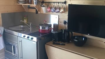 Kabin Standar | Dapur pribadi | Lemari es besar, microwave, kompor, dan peralatan masak/sendok-piring