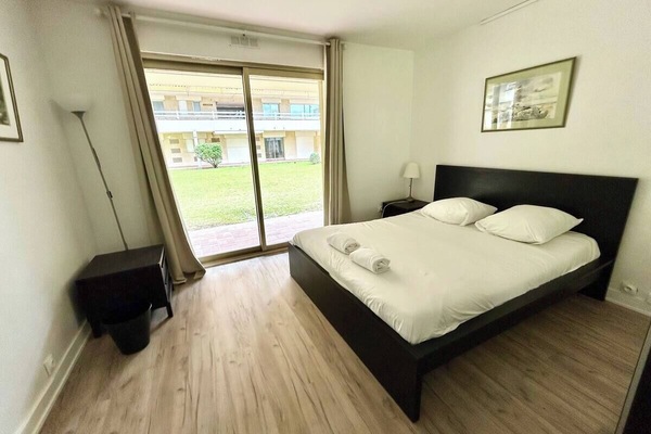 1 chambre, fer et planche à repasser, Wi-Fi gratuit, draps fournis