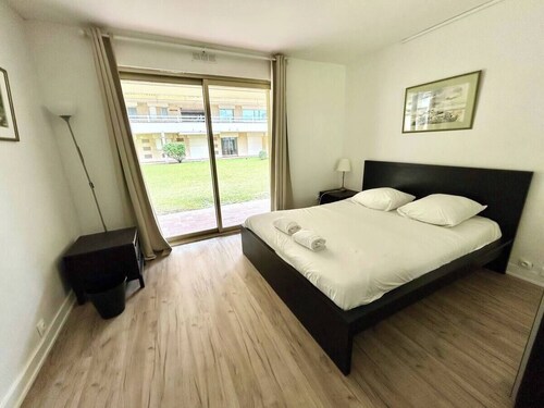Élégance au cœur de Deauville 42m2 – Plage, Terrasse & Wi-Fi Haut Débit