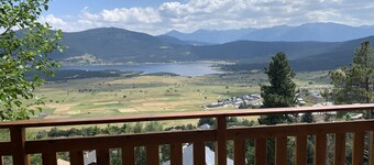 Bottom of chalet splendid view on lake, 4-6 persons