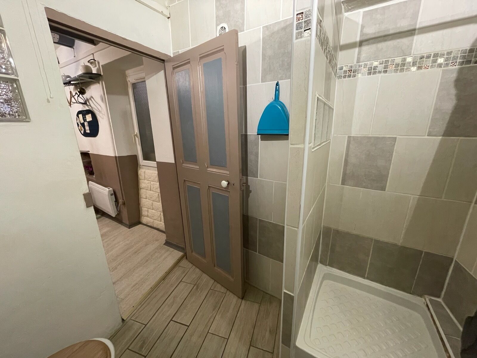 Shower, hair dryer, towels, toilet paper