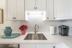 Fridge, microwave, oven, stovetop - Breathtaking Oceanfront Accomm.:  "Best in Class" Recipient for Vacation Rentals (Hermosa Beach)