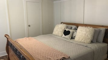 3 bedrooms, desk, iron/ironing board, free WiFi