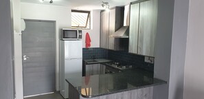 Private kitchen - Tyger Waterfront luxurious and Central (Stellenbosch University)