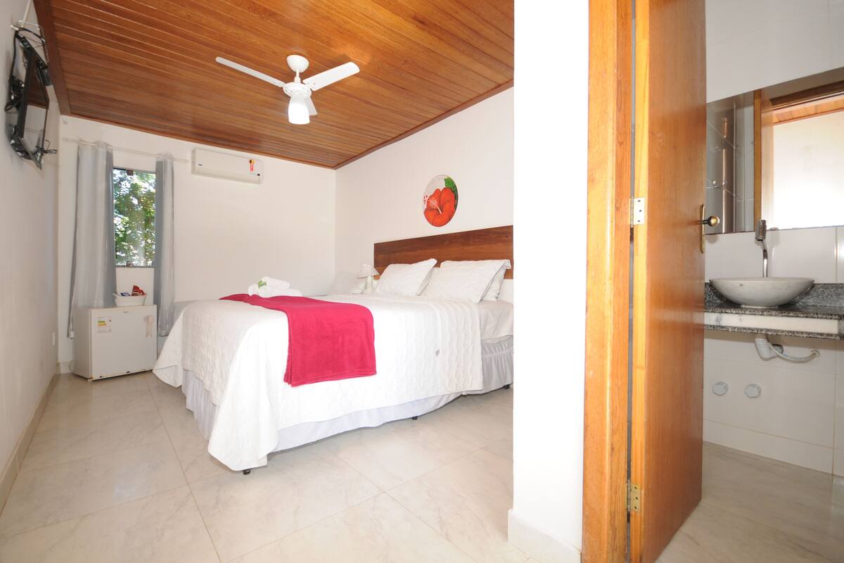 Standard Twin Room | Minibar, iron/ironing board, free WiFi, bed sheets