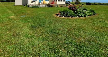 Oceanfront - PEI Beach House by the Bay - 4 Star - Great Location