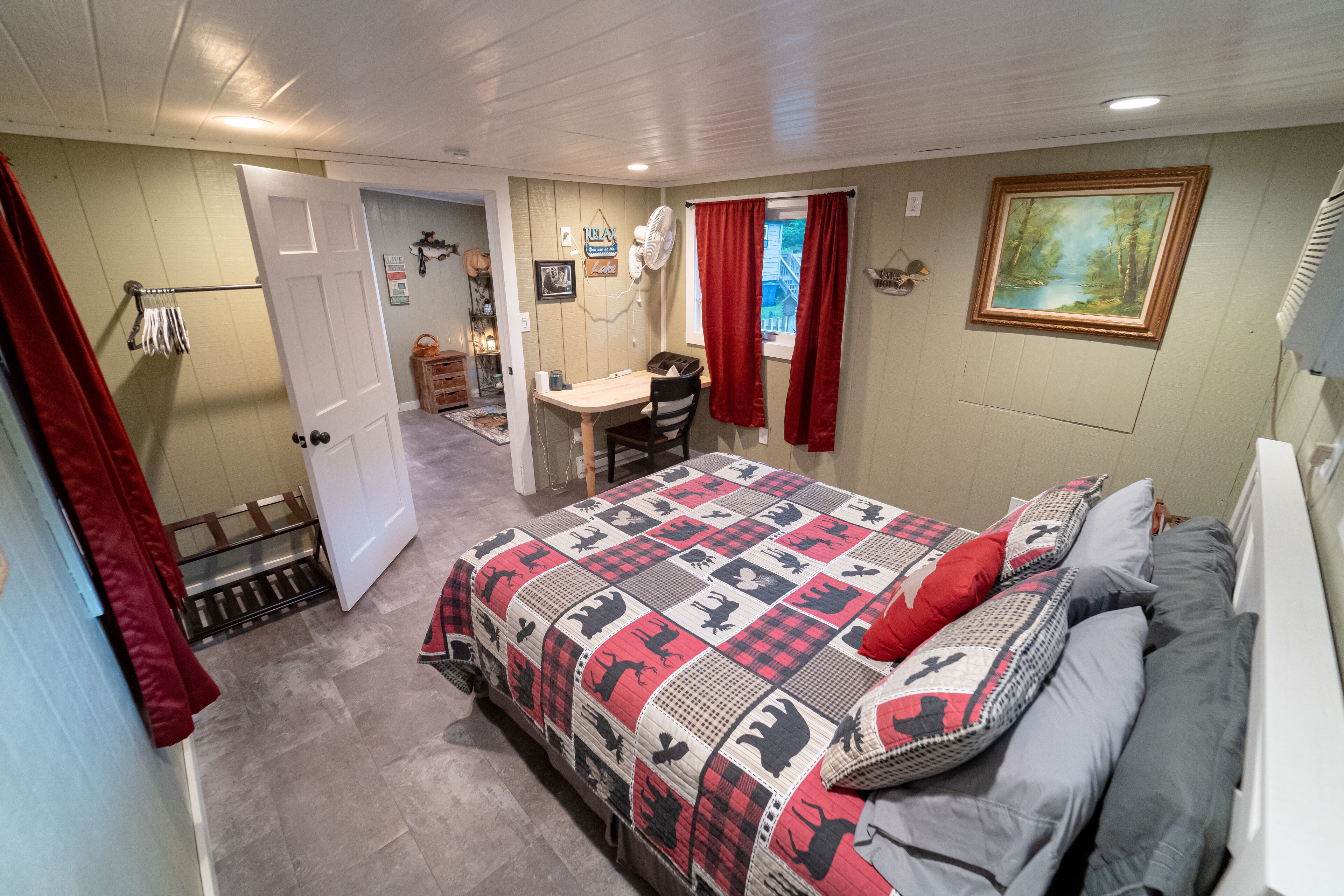 2 bedrooms, desk, iron/ironing board, free WiFi