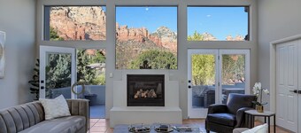 Luxury Spa home - Heated Pool, Gym, Sauna, Views, Peloton Bike