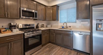 Close to it all! Long Beach 5bed/4bath