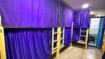 標準共用宿舍, 僅限男士, 部分海景 | 房內夾萬、隔音、熨斗/熨衫板、免費 Wi-Fi