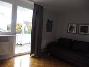 TV, fireplace, stereo