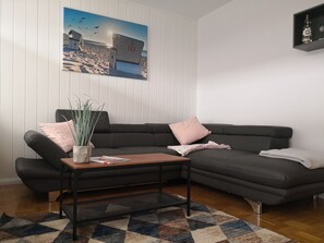 TV, fireplace, stereo - Fantastic apartment for large families not far from the dike, city and lagoon (Büsum)