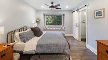 3 Schlafzimmer, Schreibtisch, Bügeleisen/Bügelbrett, Reisekinderbett