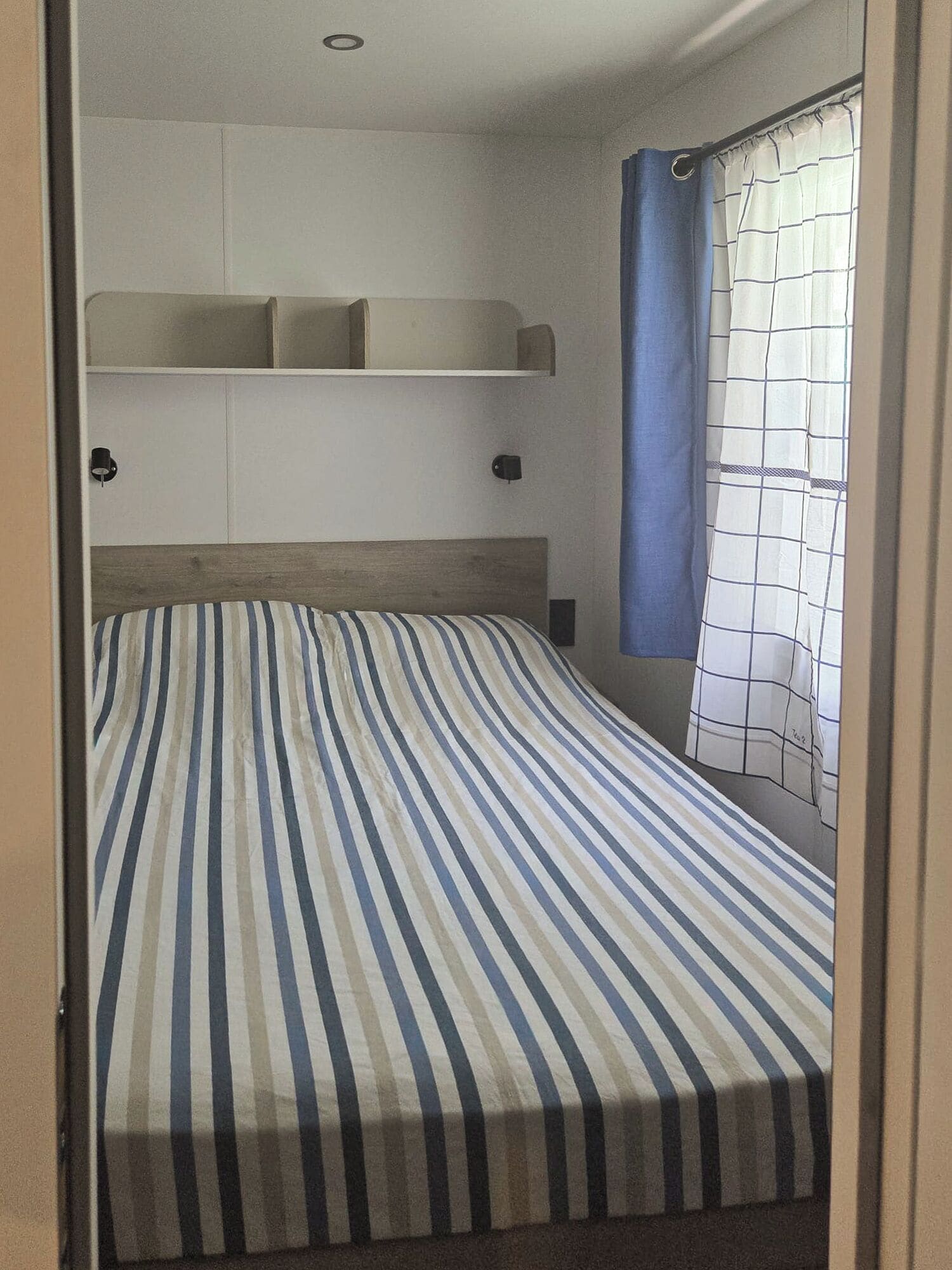 Superior bungalow, uitzicht op bergen | Verduisterende gordijnen, beddengoed