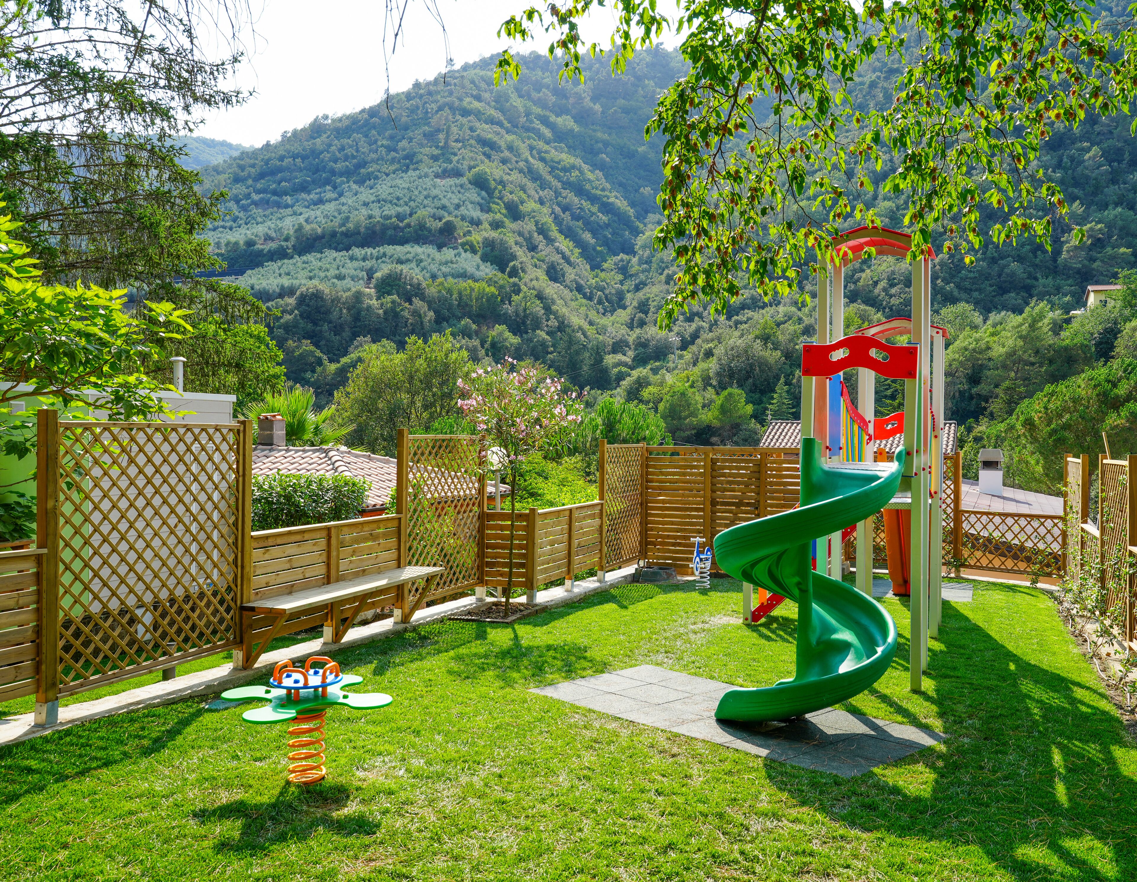 Area giochi per bambini (all'aperto)