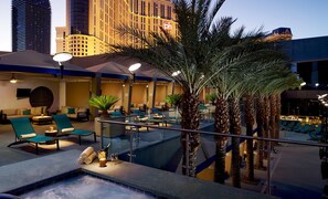 Terrace/patio - Perfect for Conferencing, Shopping, Dining, Shows and the Strip! (Las Vegas)