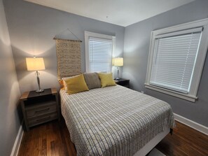 2 Schlafzimmer, Schreibtisch, Bügeleisen/Bügelbrett, kostenloses WLAN