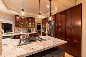 Fridge, microwave, oven, stovetop - Winter SPECIAL Book 90+ days & get an additional 15% OFF!! (Dana Point)