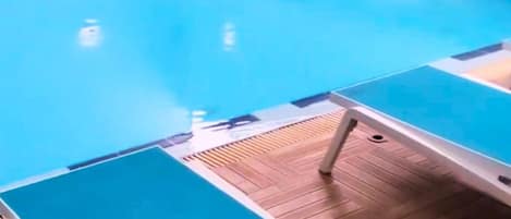 7 indoor pools, seasonal outdoor pool, pool loungers