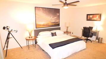 4 camere, una scrivania, ferro/asse da stiro, culla da viaggio