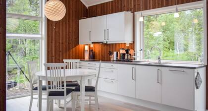 Cozy home in Skollenborg with kitchen