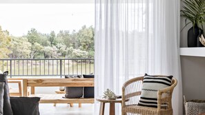 TV, fireplace, Netflix, streaming services