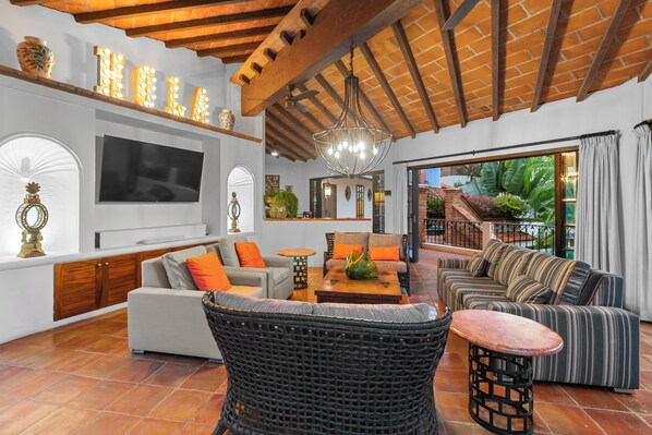 Smart TV, music library, stereo