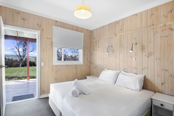 Holiday House | 6 bedrooms - Rivendale (Rocky Plain)