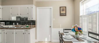 自宅で離れて自宅でグリル、リラックス、またはプレイ