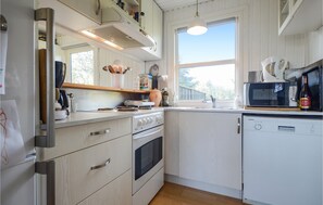 Réfrigérateur, plaque de cuisson, lave-vaisselle, cafetière/bouilloire