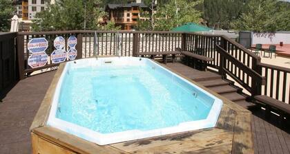 Red Wolf Lodge Ski In / Out - loistava hiihtokokemus!