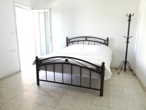 Soundproofing, free WiFi - Rest Hostel (Bethlehem)