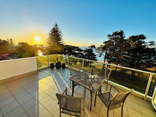 STYLISH ISLAND GETAWAY - BEACHFRONT APARTMENT - COWES - Phillip Island