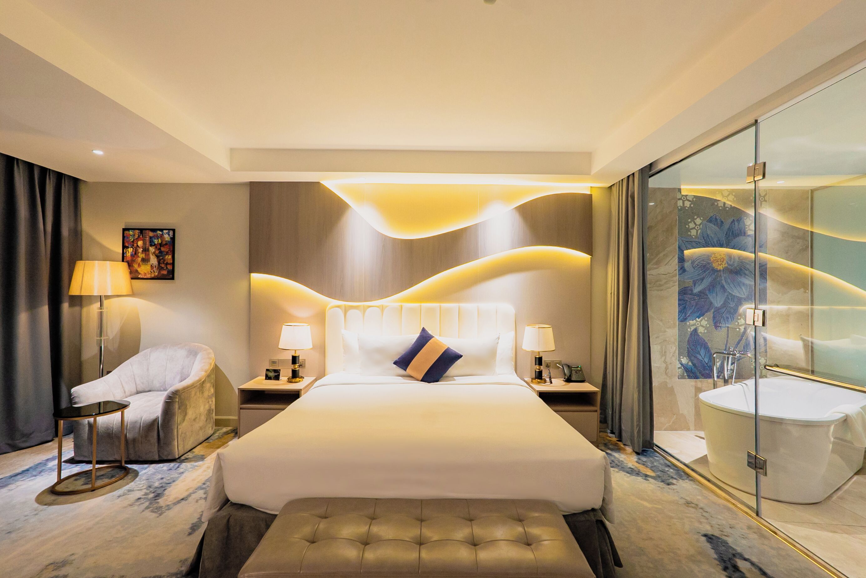 Luxury Room, City View | Minibar, in-room safe, desk, blackout drapes