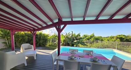 BUNGALOW with private pool 5 minutes from the beach