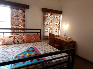 Iron/ironing board, bed sheets, wheelchair access