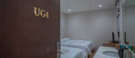 Deluxe-Zimmer, 2 Queen-Betten | Kostenloses WLAN, Bettwäsche