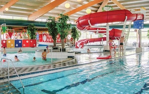 Piscine intérieure