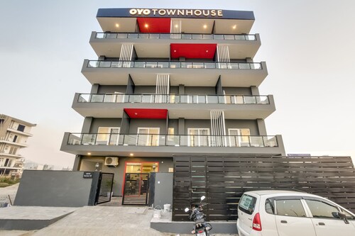 OYO Townhouse 184 Sector 57