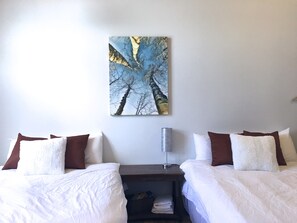 5 slaapkamers, een bureau, een strijkplank/strijkijzer, gratis wifi