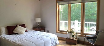 Nature Escape guesthouse, minutes from Ottawa, in heart of the Gatineau Park