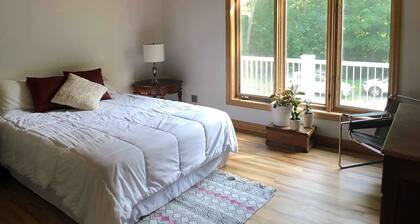 CITQ # 300664 Nature Escape guesthouse, in the heart of the Gatineau Park!