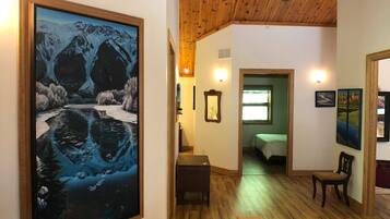 5 habitaciones, escritorio, tabla de planchar con plancha y wifi gratis