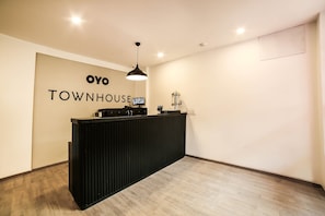Lobby - OYO Townhouse 260 Malibu Town (Gurugram)