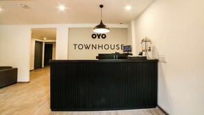 Unclassified image, 3 of 32, button - OYO Townhouse 260 Malibu Town (Gurugram)