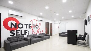 Unclassified image, 4 of 22, button - Collection O 42609 Gokul Solitaire VIP Rd (Surat)