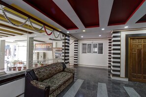 Lobby - OYO Flagship 44178 Sr Residency Kumbakonam (Kumbakonam)