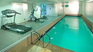 Indoor pool - Federal Apartments (Auckland)